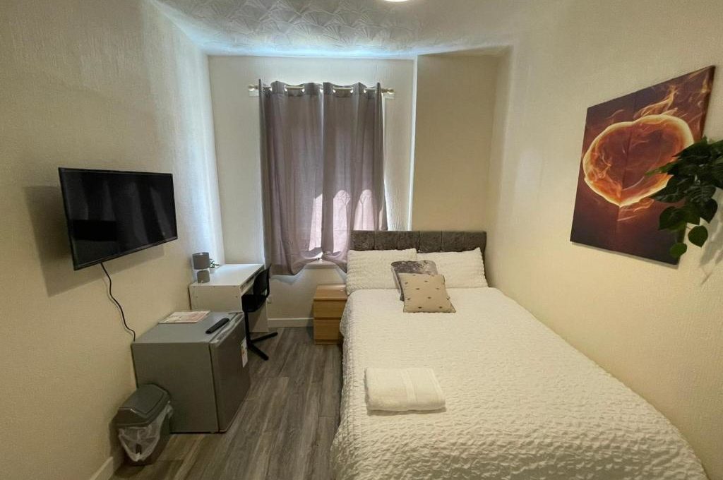 Private Room in Glasgow city (Astonishing)