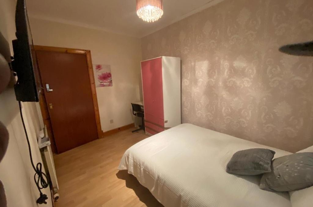 Glasgow private room (beautiful)
