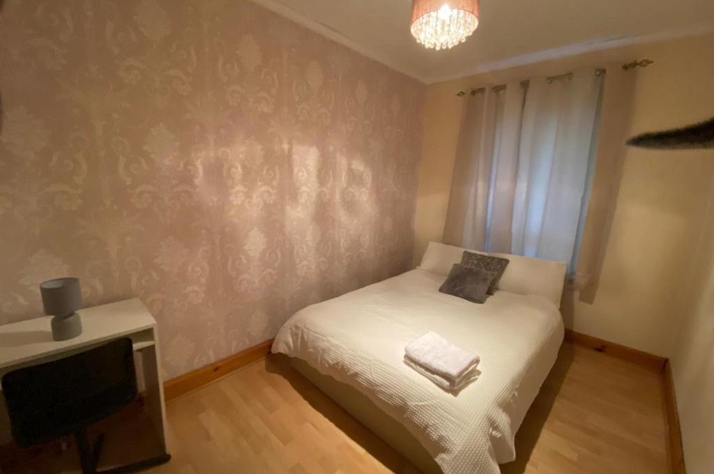 Glasgow private room
